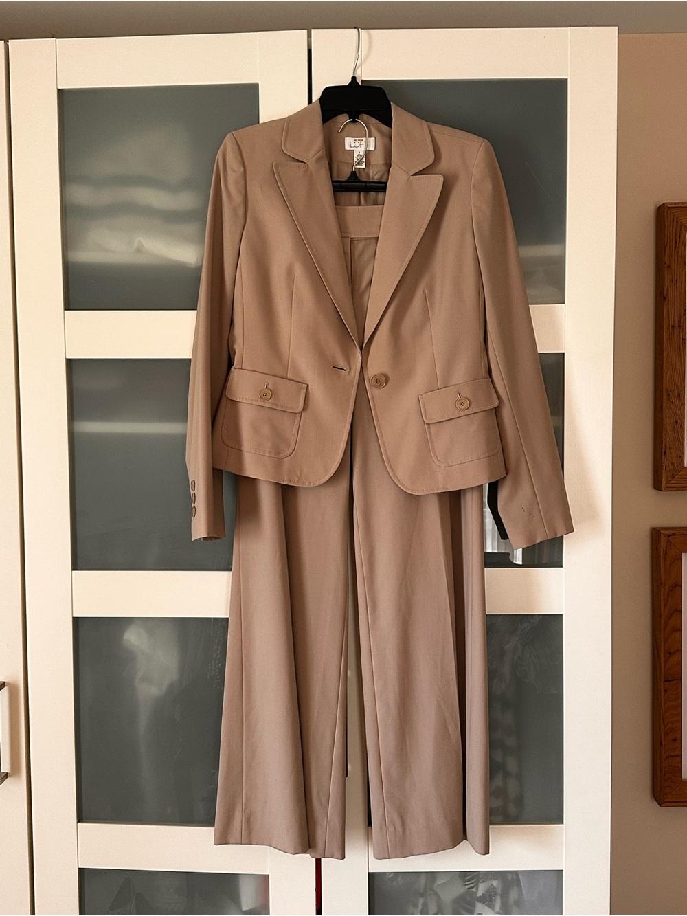 LOFT Beige/Tan Single-Button Tailored pantsuit - jacket size 6, trouser size 8!